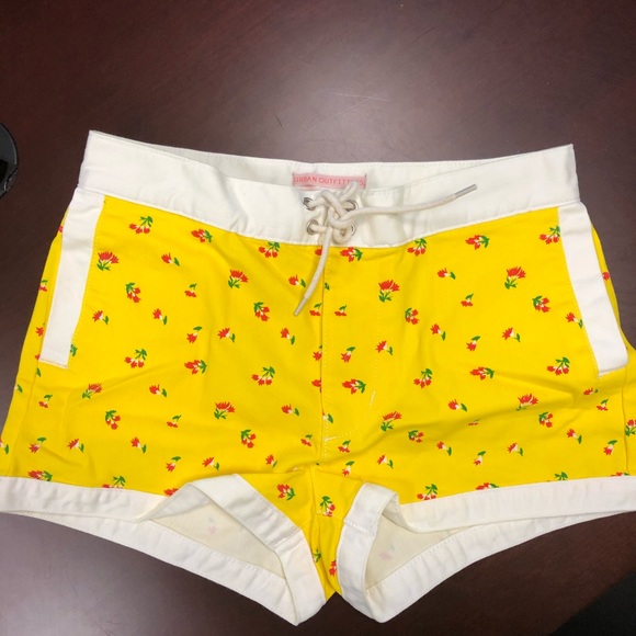 NWT UO GIDGET TIE FRONT BOARD SHORTS - Picture 6 of 7